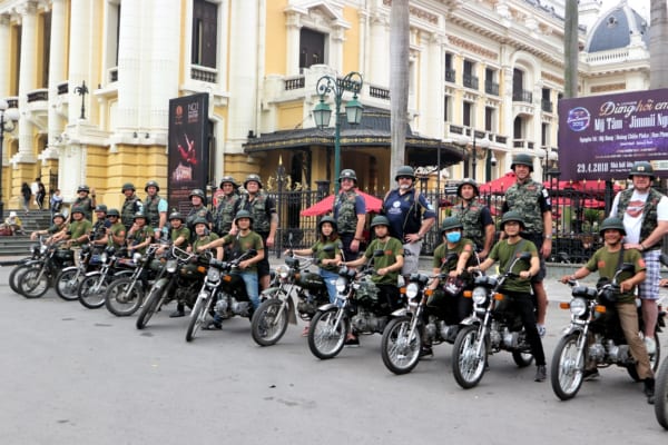 Hanoi motorcycle food tours, Hanoi street food tour motorbike, Hanoi Scooter food tours, Best hanoi motorbike food Tours, Haoi Street Food Tours, Vietnam Backstreet Food Tours