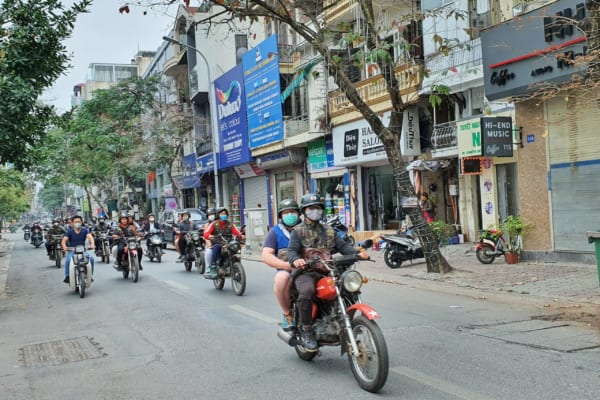 Hanoi motorbike food Tours