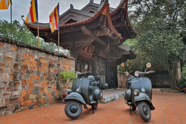 hanoi vespa tours, Hanoi Backstreet Tours, Hanoi Vintage Vespa Tours