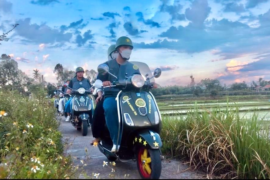 Hanoi Countryside Vespa Tour : RED RIVER DELTA DAY IN THE LIFE – HBT10