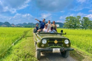 Duong Lam Jeep Tour 