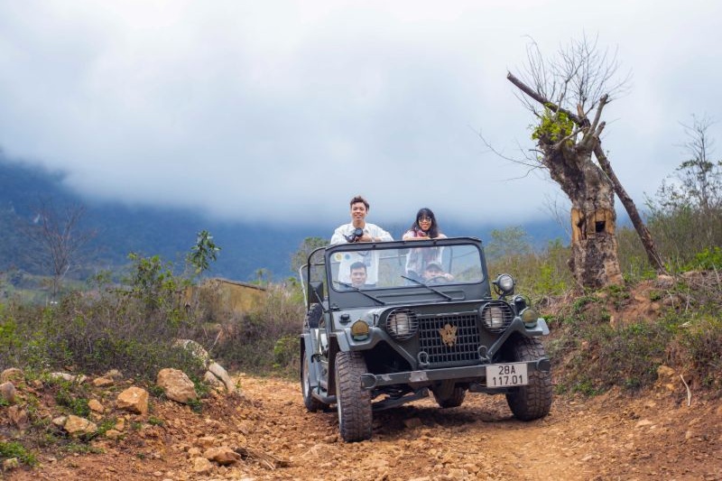 Ha Giang Jeep Tour: Dong Van To Meo Vac Off The Beaten Path In 2.5 Hour – JHGD1