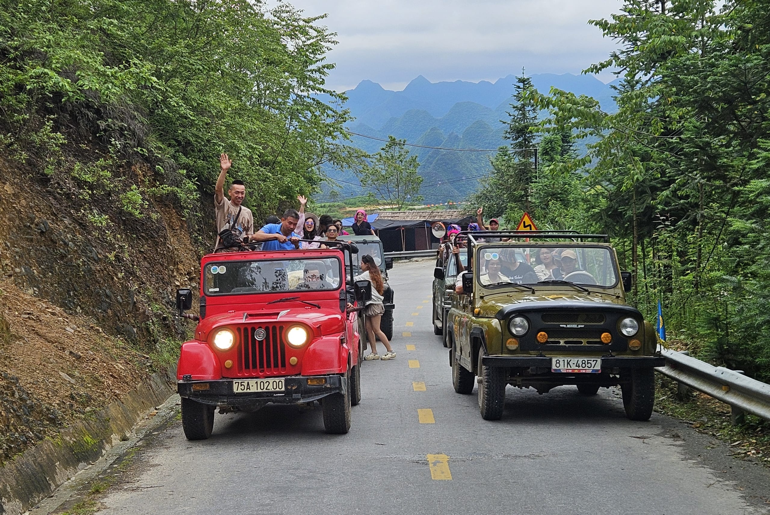 2 DAY HA GIANG OFF THE BEATEN PATH JEEP TOUR WITH 4WD & TREKKING ADVENTURES- JHG2
