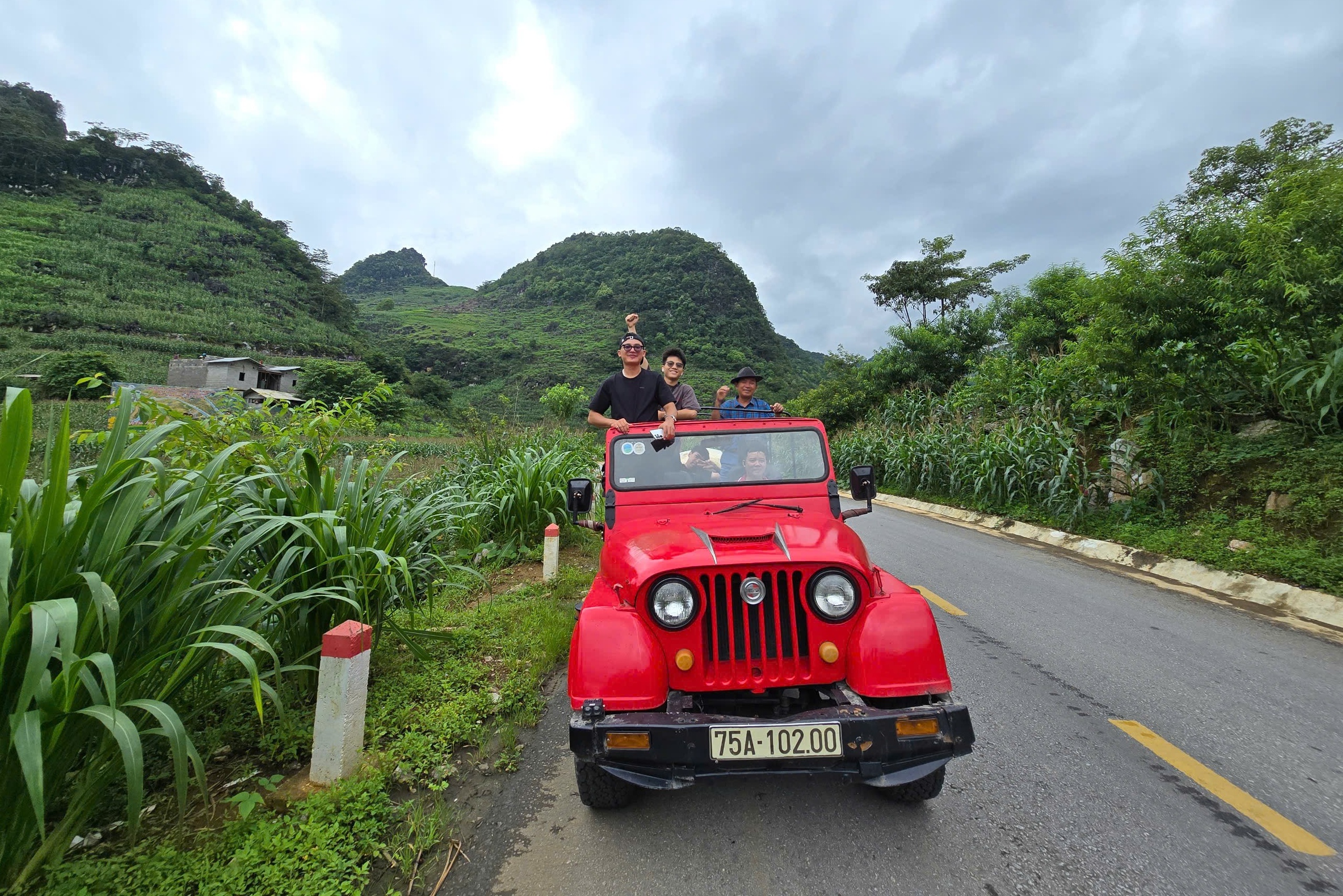 4 DAY HA GIANG OFF-THE-BEATEN-PATH JEEP & TREKKING ADVENTURES- JHG4